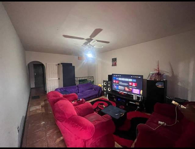 3 BEDROOM APARTMENT FOR SALE IN WEST TURFFONTEIN